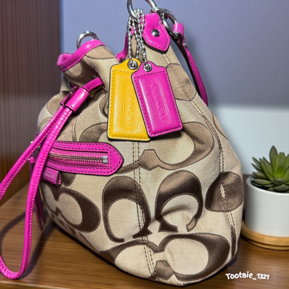 COACH DAISY- Bucket Shoulder Bag - Picture 9 of 15